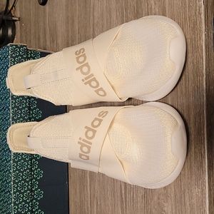 Women's Adida Puremotion sneakers US size 9